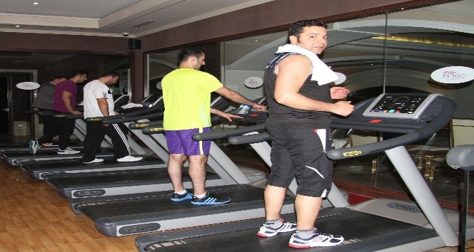 Elit World Van Otel’de spor ve havuz keyfi