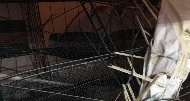 Şiran’da halı saha çöktü: 4 yaralı