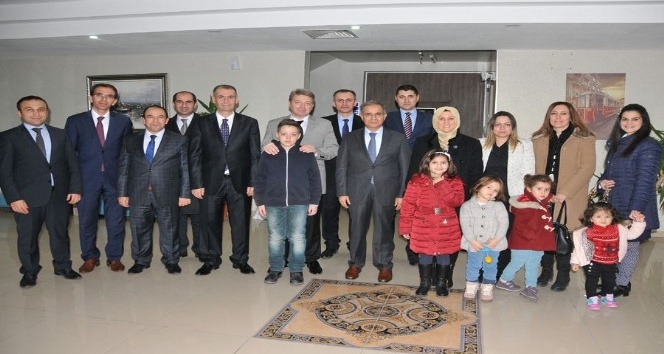 Karaman’da vali yardımcıları ve kaymakamlar için veda yemeği verildi