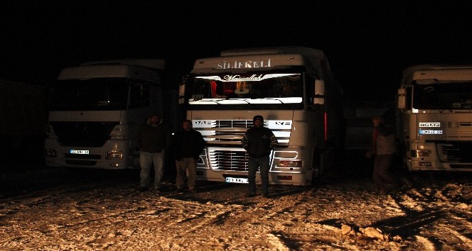 Karaman-Mersin karayolunda ulaşım güçlükle sağlanıyor
