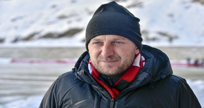 Gümüşhanespor ağır saha koşullarından şikayetçi