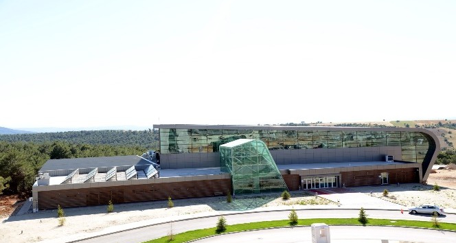 Uşak Üniversitesi Spor Salonuna Şehit Ömer Halisdemir ismi verildi