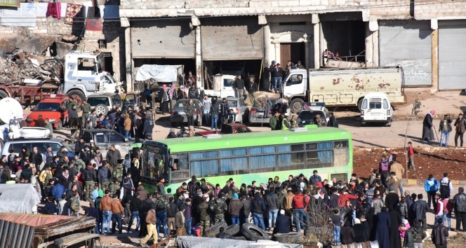 Halep’ten tahliyeler sürüyor