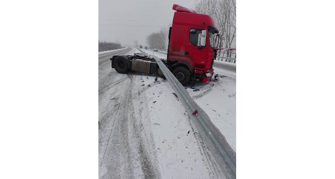Tokat’ta kar yağışı ve buzlanma kazalara neden oldu