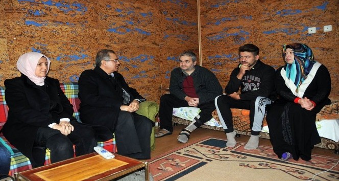 Vali Tapsız’dan mülteci ailelere ziyaret