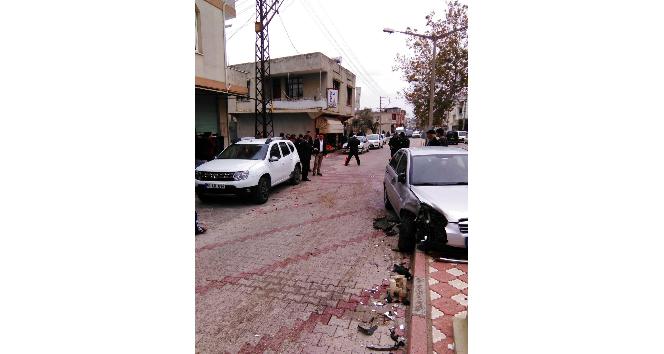 Kadirli’de polis aracı kaza yaptı: 2 yaralı