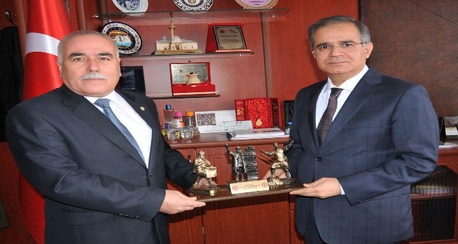 Vali Tapsız’dan Esnaf ve Sanatkarlar Odaları Birliğine ziyaret