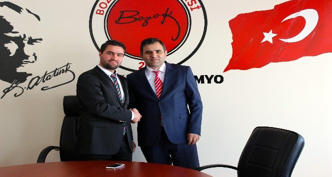 Akdağmadeni MYO’da devir teslim töreni