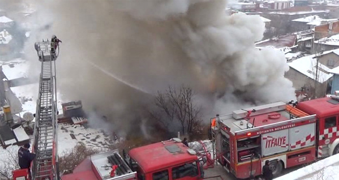 Kütahya&#039;da yangın: 2 çocuk hayatını kaybetti