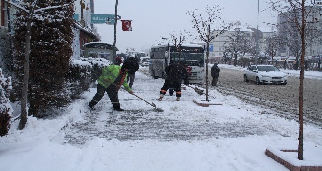 Yozgat’ta kar yağışı etkili oluyor
