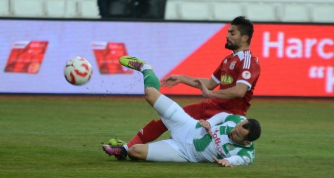 Sivasspor Yeni Amayaspor’u 3 golle geçti