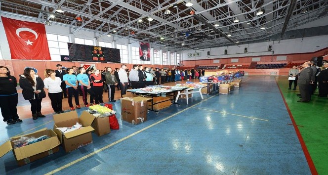 Tunceli’de öğrencilere spor malzemesi dağıtıldı