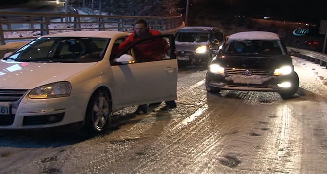 İstanbul’da vatandaşın kar çilesi