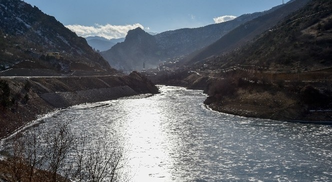 Gümüşhane'de Aşırı Soğuklar Barajları Dondurdu