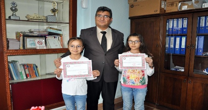 2 kardeş kumbaradaki paralarını Halepli çocuklara bağışladı