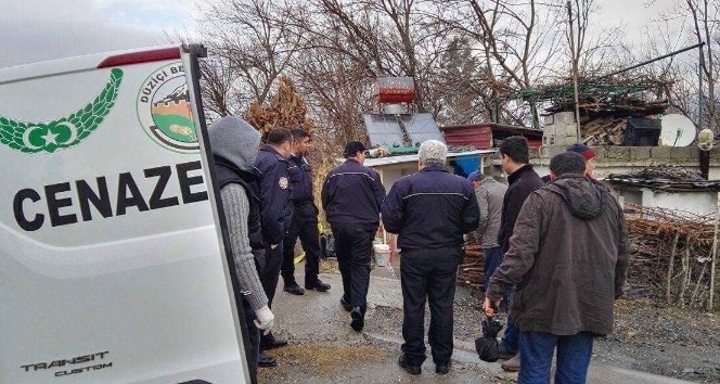 Sobadan zehirlenerek öldü