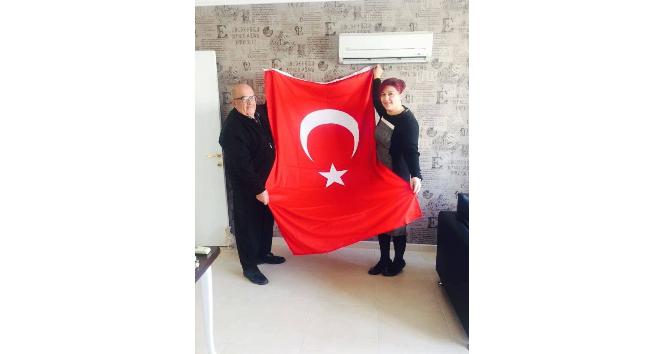 Osmaniye Mimarlar Odası, Kuvayi Milliye Derneği’ne bayrak hediye etti