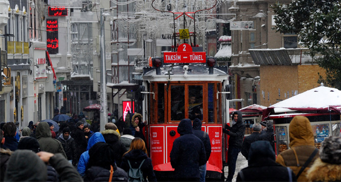 Taksim&#039;de kartpostallık görüntüler