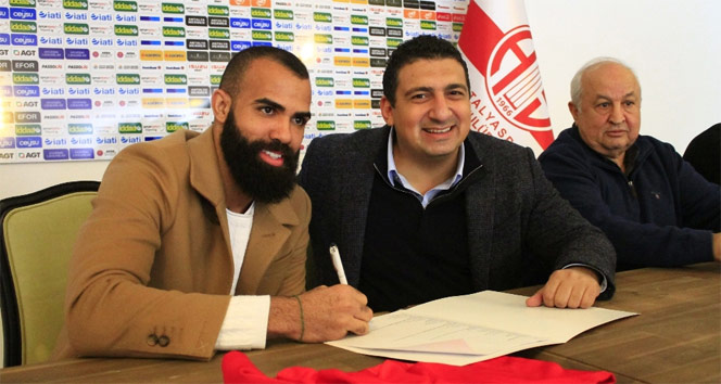 Sandro Ranieri imzayı attı