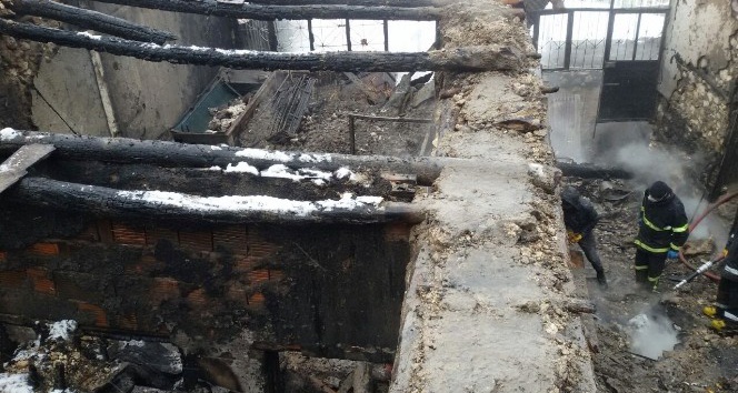 Yangında ölen iki kız kardeşin de cesedine ulaşıldı