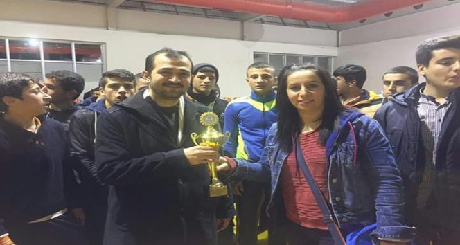 Ebu Sadık Anadolu İmam Hatip Lisesi güreş yarışmasında 3. Oldu