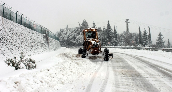 Kırıkkale&#039;de 88 köy yolu ulaşıma kapandı