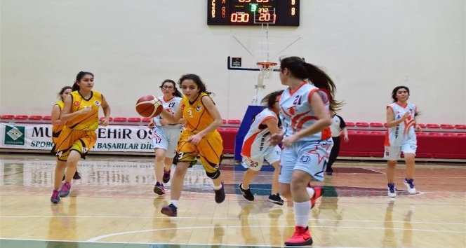 Basketbolda Osmaniye Cebelibereket Ortaokulu birinci oldu