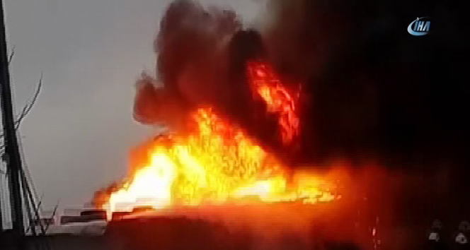 Kocasinan Sanayi Sitesi&#039;nde depo alev alev yandı