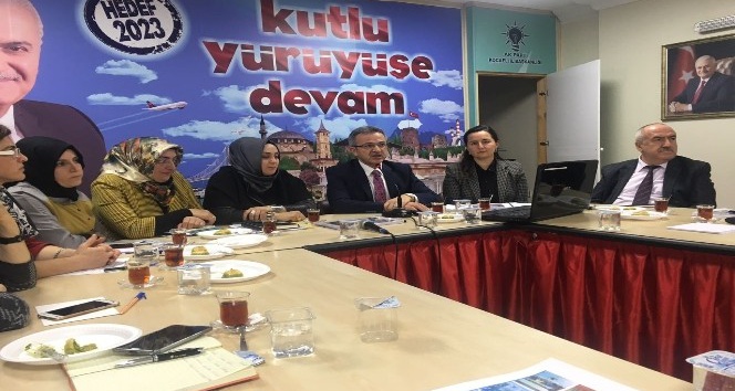 Başkan Köşker, AK Partili kadınlara projeleri anlattı