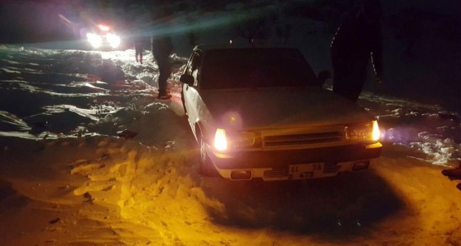 Bilecik’te karda mahsur kalan 3 kişi kurtarıldı