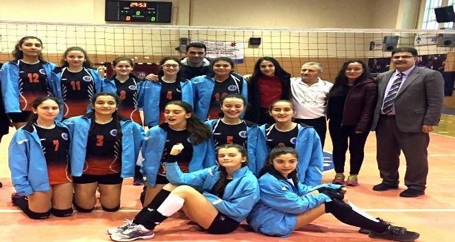 Gazipaşa Ortaokulu’nun kızları filede il şampiyonu oldu