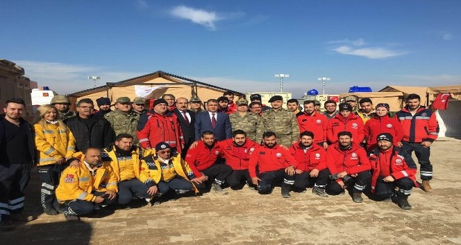 Tümamiral Prof.Dr. Hayati Bilgiç, Çobanbey Sıhhi Tahliye noktasını ziyaret etti