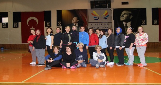 Kuşadası Belediyespor kadınlar için spor kursları düzenliyor