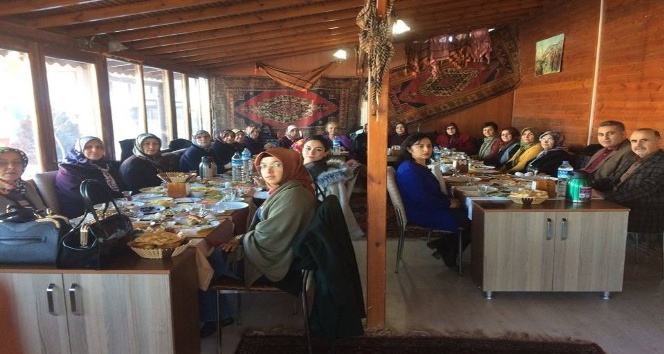 MHP’li kadınlar kahvaltıda bir araya geldi