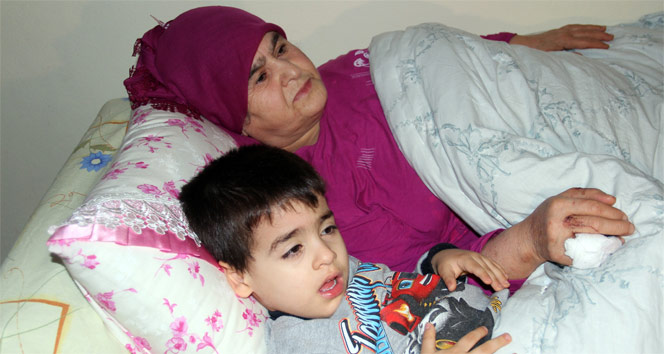 Zeytinburnu’nda enkaz altında kalan yaralı kadın olay anını anlattı