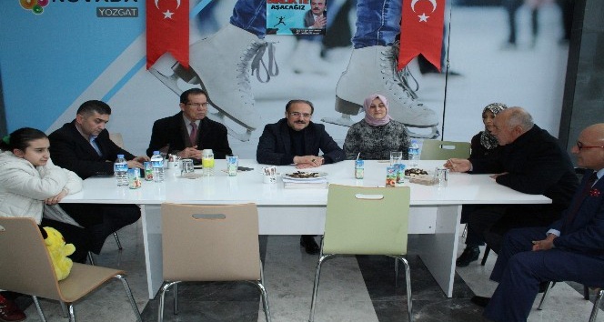 Vali Yurtnaç, vatandaşların sorunlarını dinledi