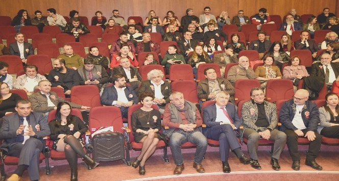Seyhan Belediyesi Şehir Tiyatrosu 20. yılını kutladı