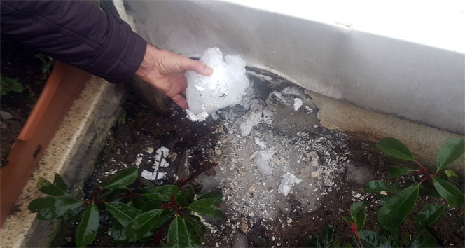 İstanbul’da akılalmaz olay, gökten buz kütlesi düştü