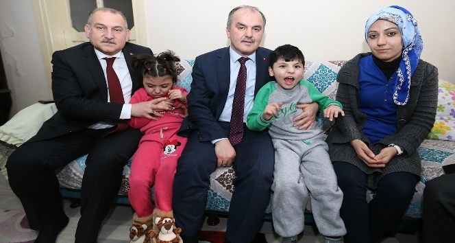 Pamukkale Belediyesi Aleyna ve Ahmet’i sevindirdi