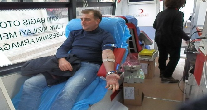 Foça’dan Kızılay’a 41 ünite kan bağışı