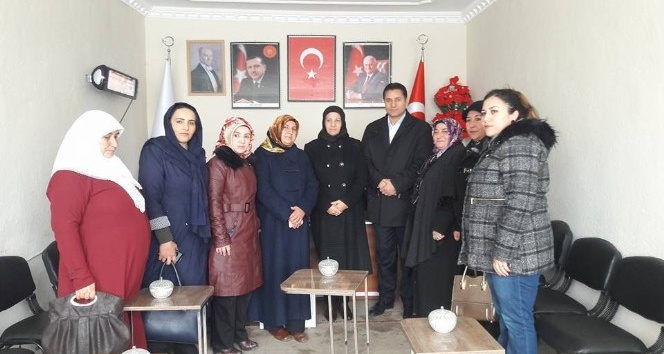 AK Partili kadınlardan Özalp ilçesine ziyaret