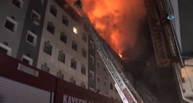 Kayseri&#039;de belediye binasında yangın