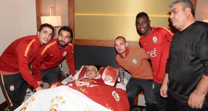 Galatasaraylı futbolculardan örnek davranış