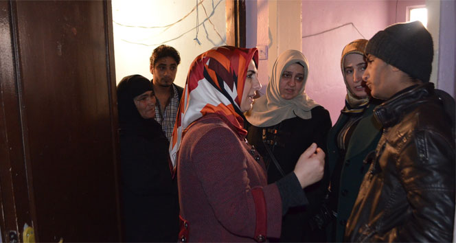 AK Partili kadınlardan Suriyelilere yardım