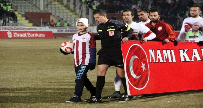 Kahraman şehidin oğlu Elazığspor-Galatasaray maçında