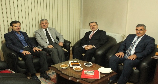Başkanı Polat Türkiye Gazetesini ziyaret etti