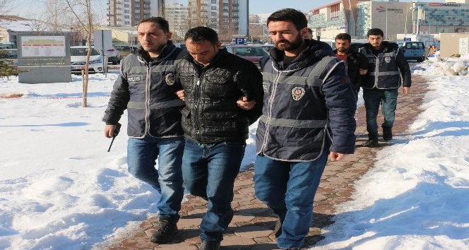 Sivas’ta telefon dolandırıcıları yakalandı