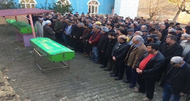 İzmir’deki cinayetin kurbanları toprağa verildi