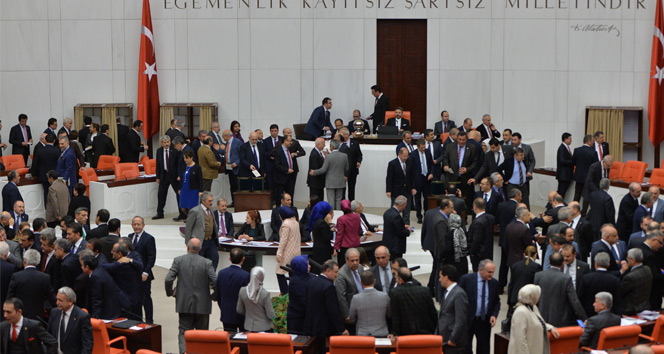 AK Parti ile CHP milletvekilleri arasında tartışma