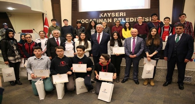 Başkan Çolakbayrakdar, başarılı öğrencileri ödülendirdi